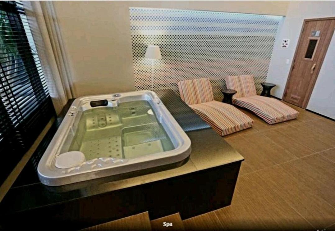 Apt Hotel Astron Mundial Salvador Ngoại thất bức ảnh